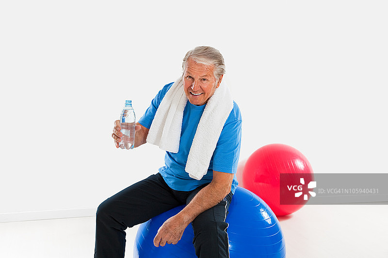 活力老年人图片素材