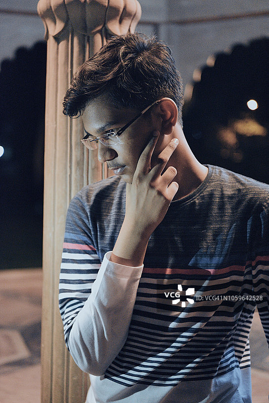 青少年男孩肖像图片素材