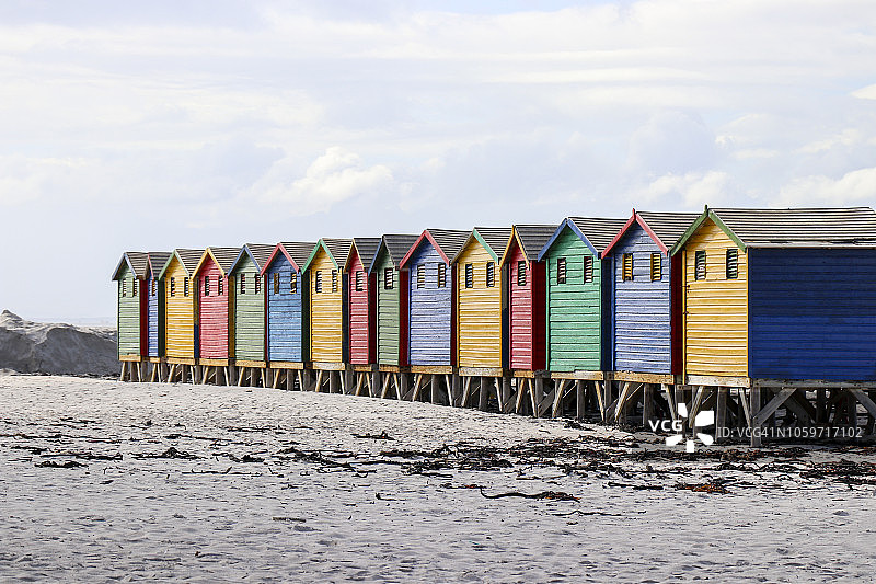 穆伊曾贝格海滩的彩色海滩小屋图片素材