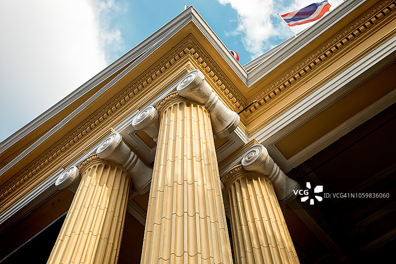 建筑物外部的建筑柱设计特写图片素材