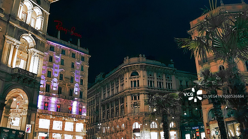 意大利米兰都灵大街的夜景建筑图片素材