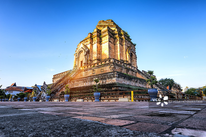 清迈柴迪隆寺：泰国清迈最受欢迎的寺庙图片素材