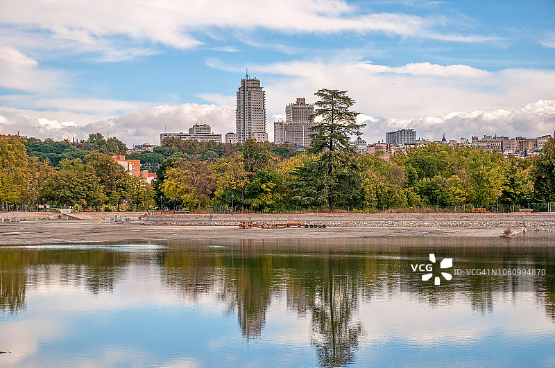 湖面 reflections图片素材