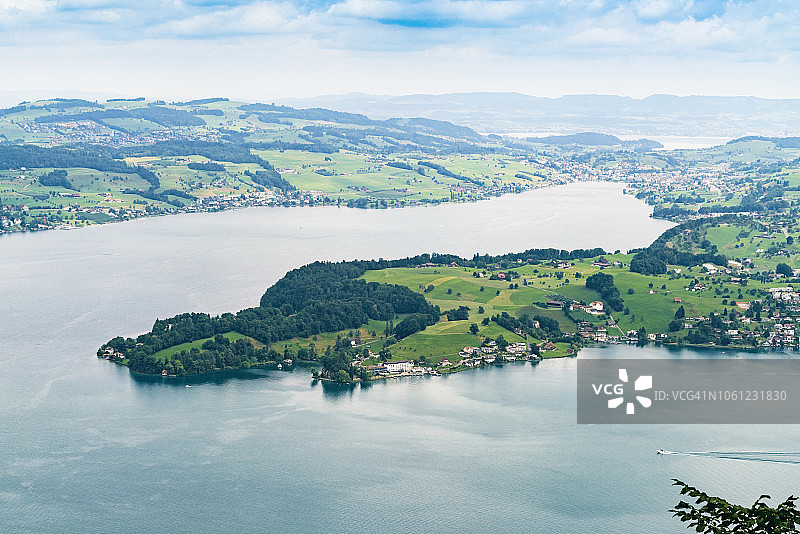 从瑞士卢塞恩布尔根施托克看到的卢塞恩湖景色图片素材