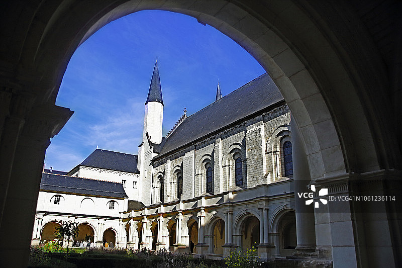 丰特弗罗修道院教堂拱门景观图片素材