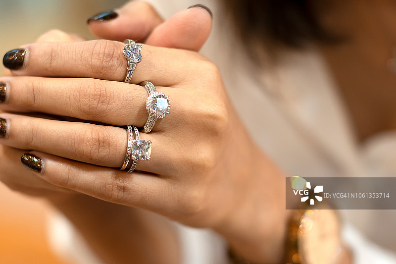 订婚戒指图片素材