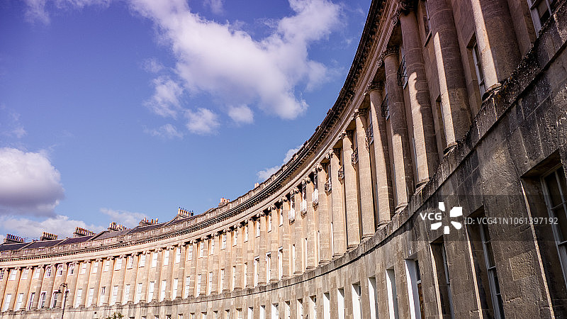 英国巴斯皇家新月楼乔治亚风格建筑群图片素材