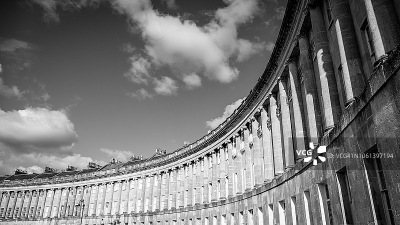 英国巴斯皇家新月楼乔治亚风格建筑群图片素材