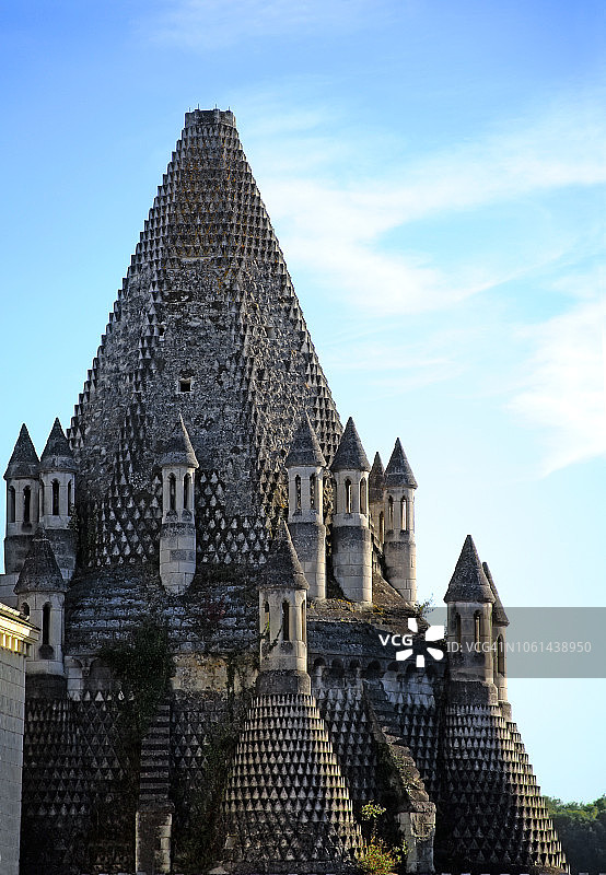 丰泰夫罗修道院厨房和熏制室的屋顶图片素材