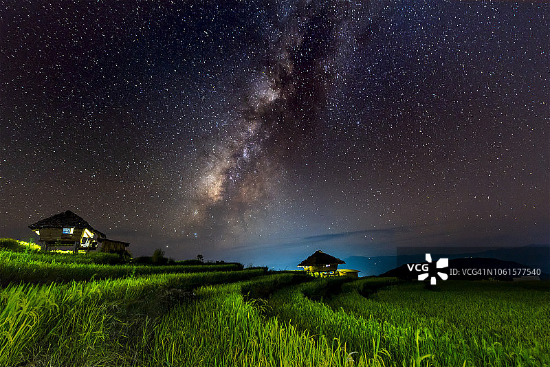 稻田上的银河（Pa Pong Piang梯田）图片素材