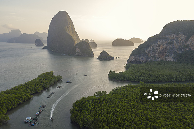 泰国攀牙湾的清晨鸟瞰图片素材