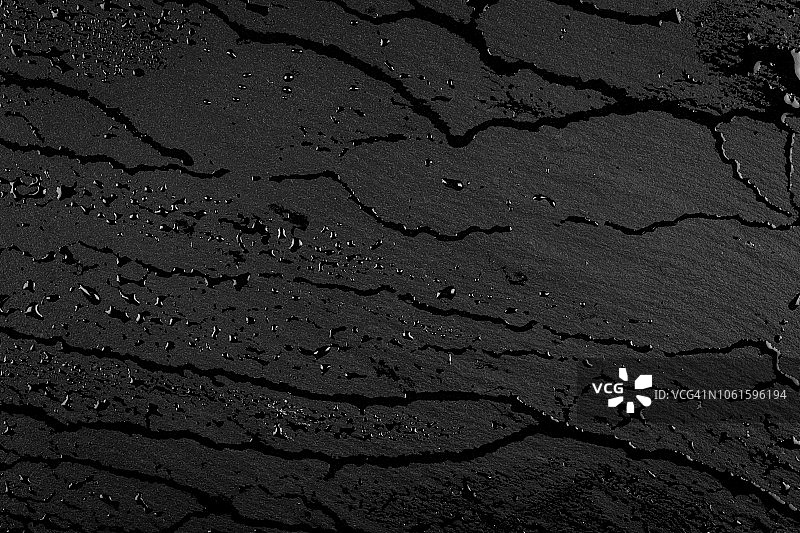 黑白石面上的水图片素材