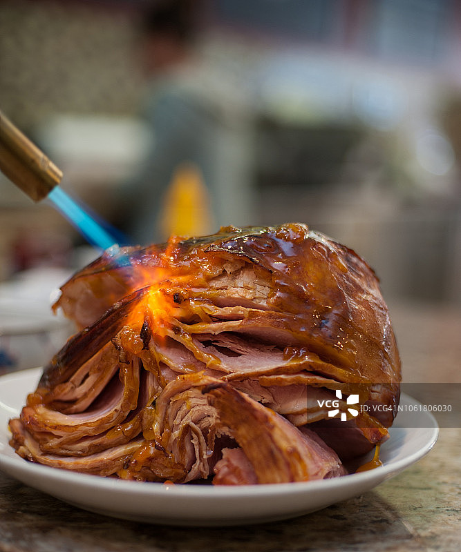 喷枪烧烤火腿图片素材