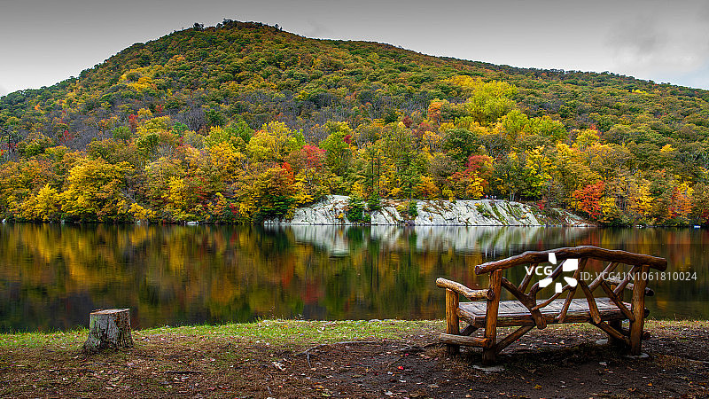 熊山州立公园的黑森湖图片素材