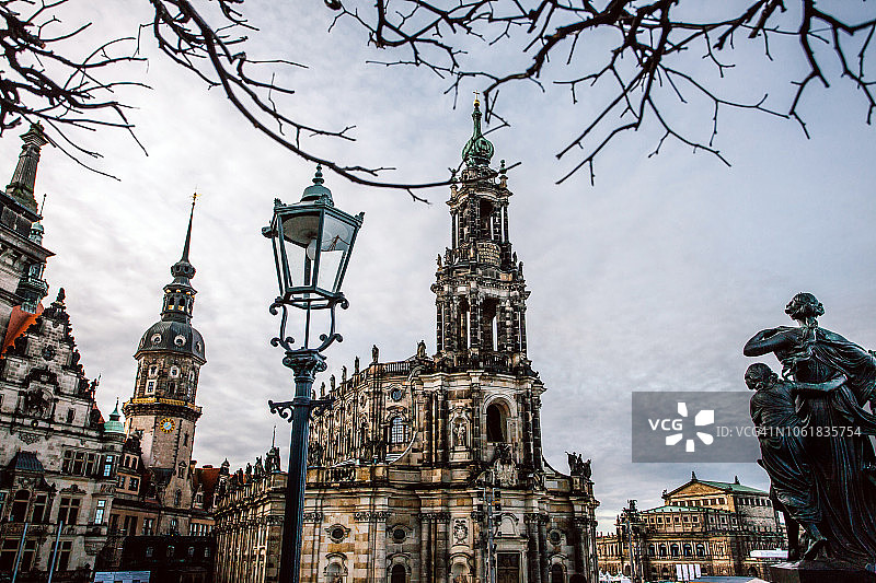 德国萨克森州德累斯顿的圣三一主教座堂和豪斯曼塔图片素材