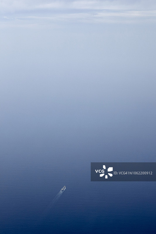 集装箱船航拍视角图片素材