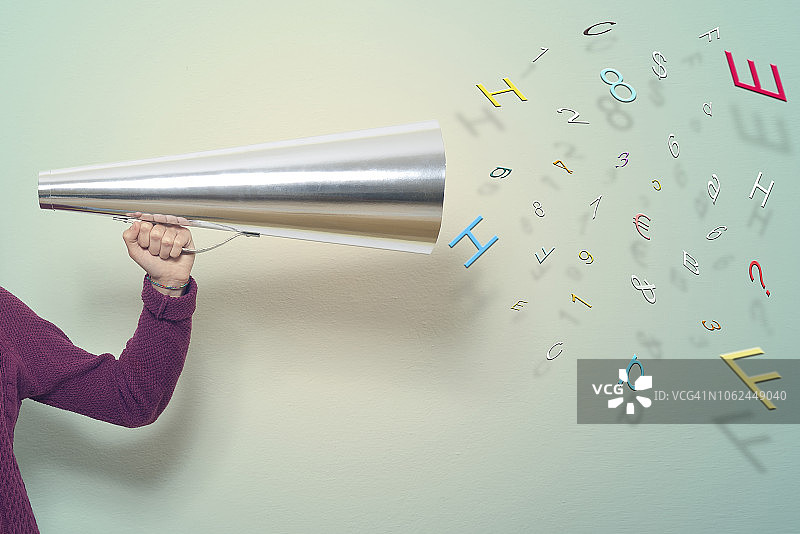 带有字母和数字的喇叭图片素材