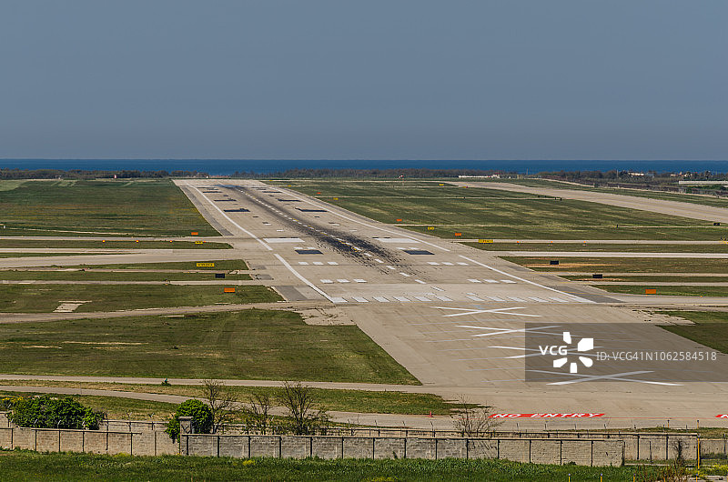 海边机场着陆区图片素材