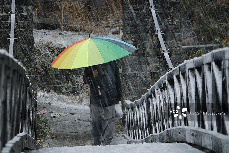 克什米尔山谷的初雪图片素材