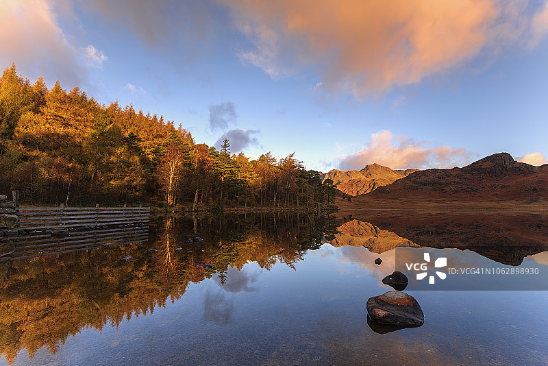 湖区国家公园布莱阿潭的日出图片素材