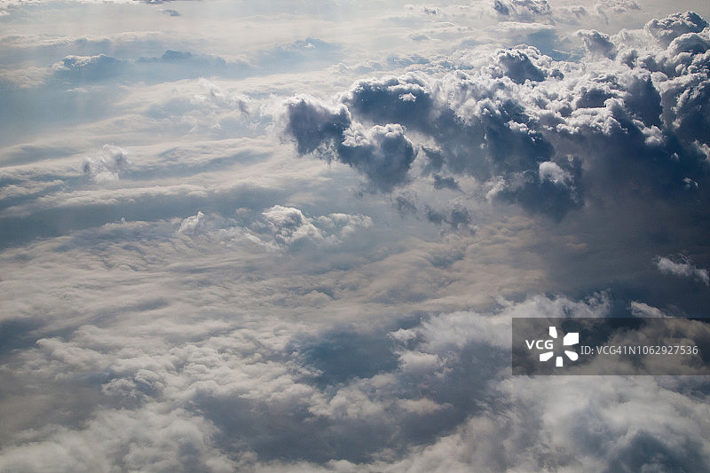高空飞行下的云彩天空图片素材
