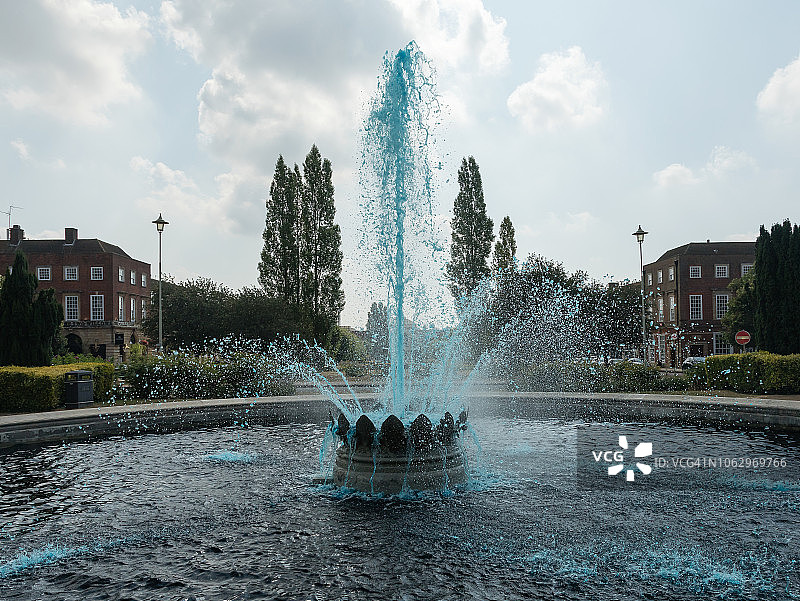 蓝色喷泉图片素材