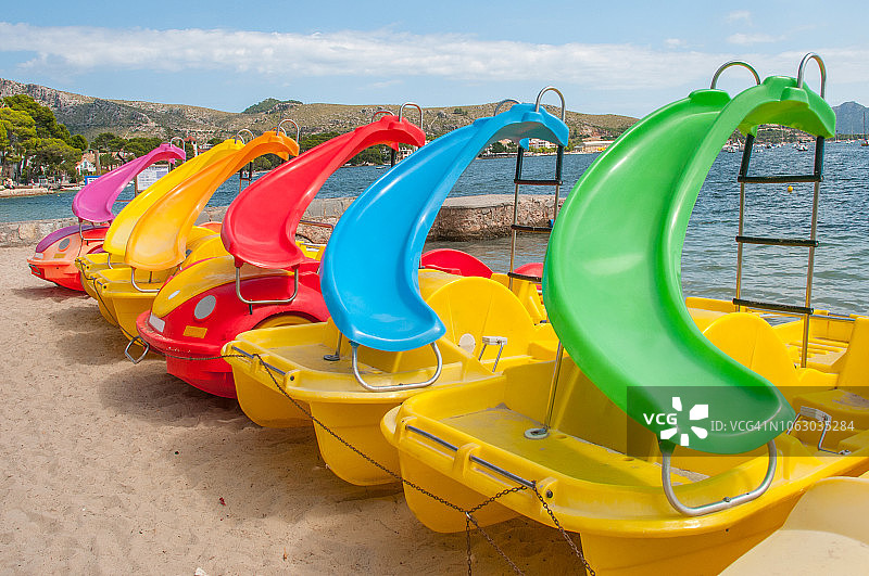 脚踏船图片素材