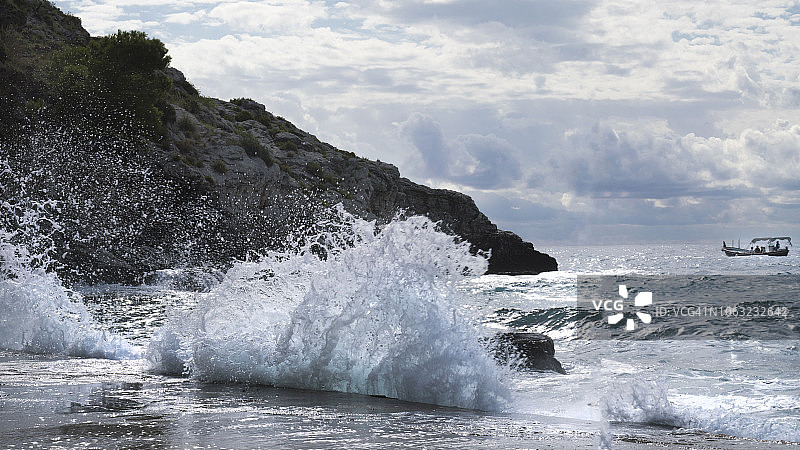 西西里岛贝拉岛的爱奥尼亚海图片素材