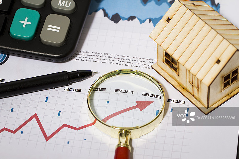 房地产经济调查与经济统计图、职业成功与箭头、股市升值与价格上涨图片素材