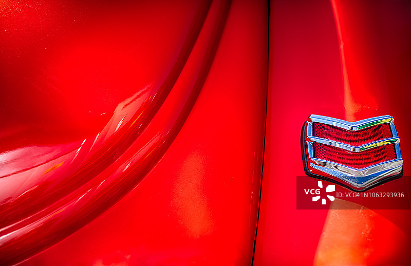 橙色改装车图片素材