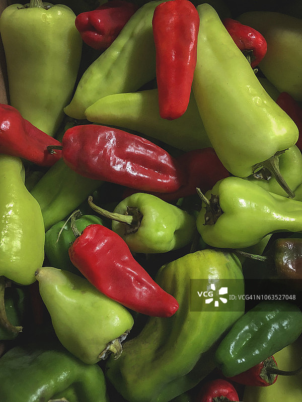 红色和绿色辣椒图片素材