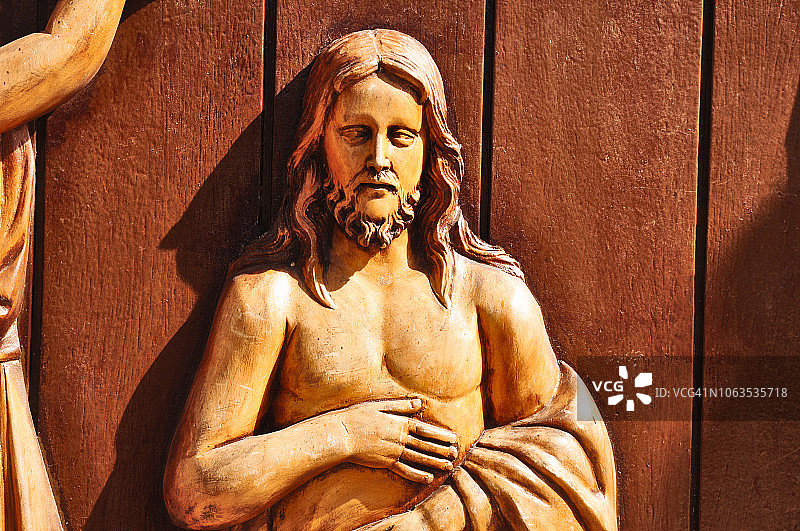 教堂木雕门图片素材