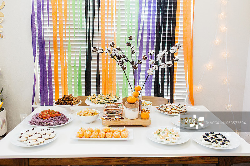 万圣节趣味餐桌布置图片素材