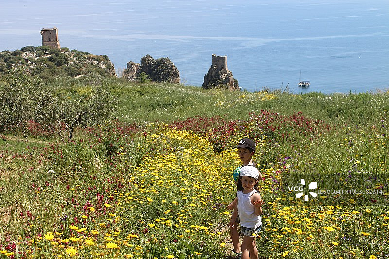 在意大利西西里岛斯科佩洛的小孩图片素材