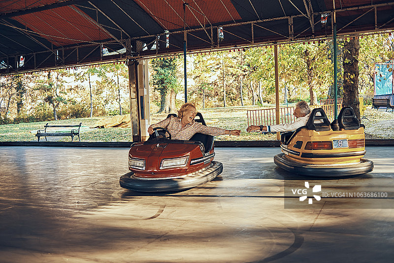 享受退休生活图片素材