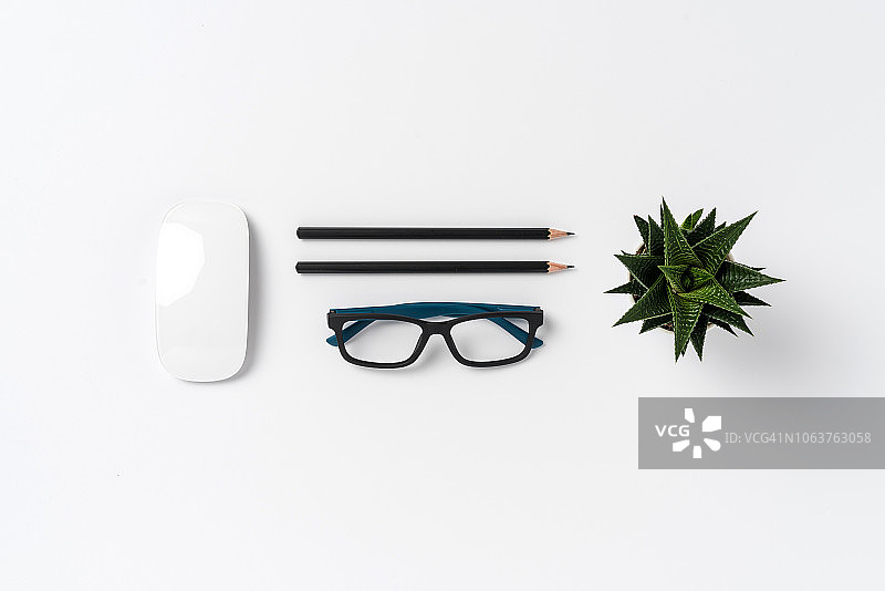 优雅的办公桌面图片素材