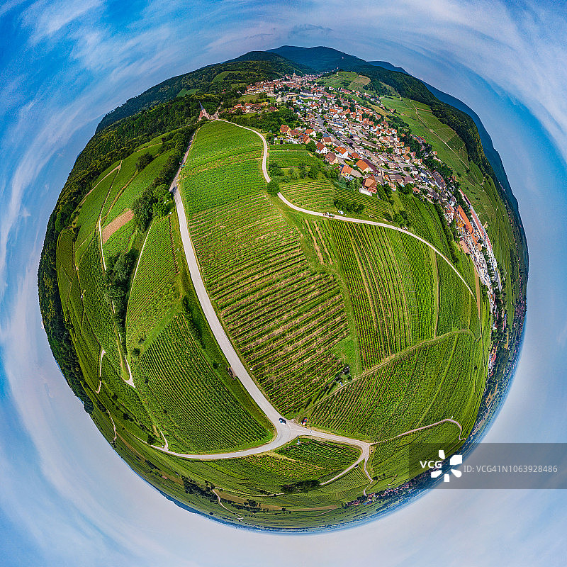 法国阿尔萨斯Andlau村庄行星全景图图片素材