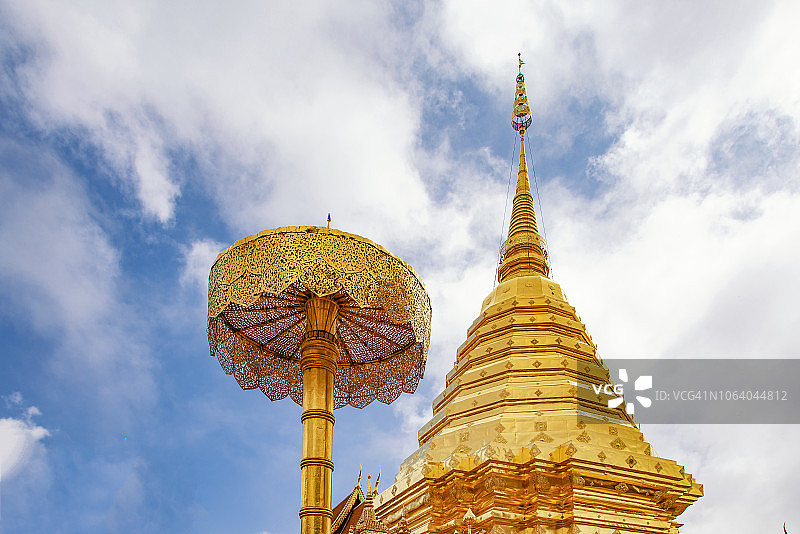 泰国清迈帕拉特寺金色佛塔图片素材