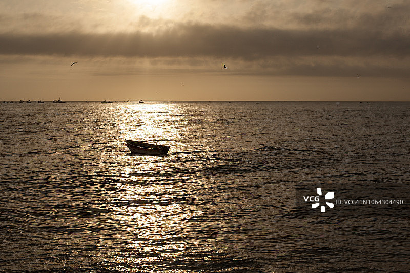 金色的夕阳,秘鲁图片素材