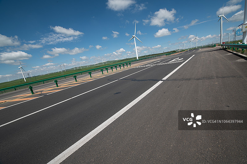 辉腾锡勒草原公路图片素材