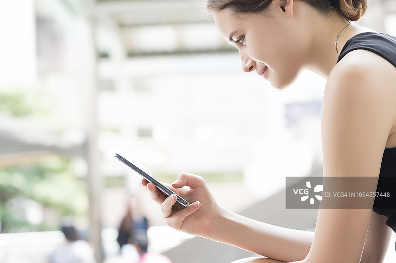 玩手机图片素材