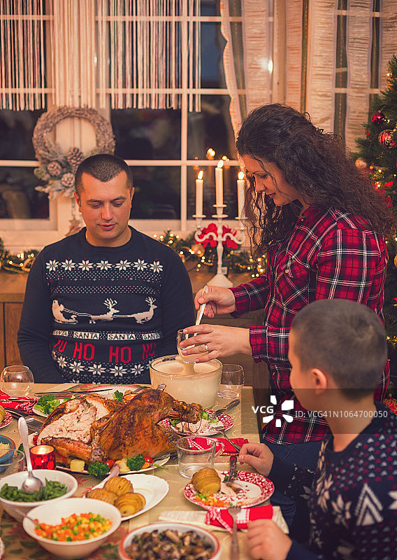 一家人庆祝圣诞节图片素材