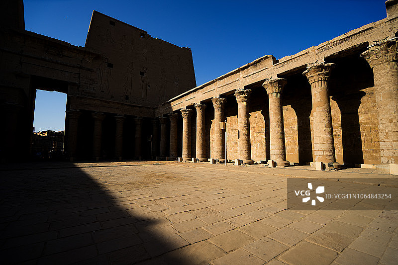 埃及尼罗河埃德富神庙的新王国柱图片素材