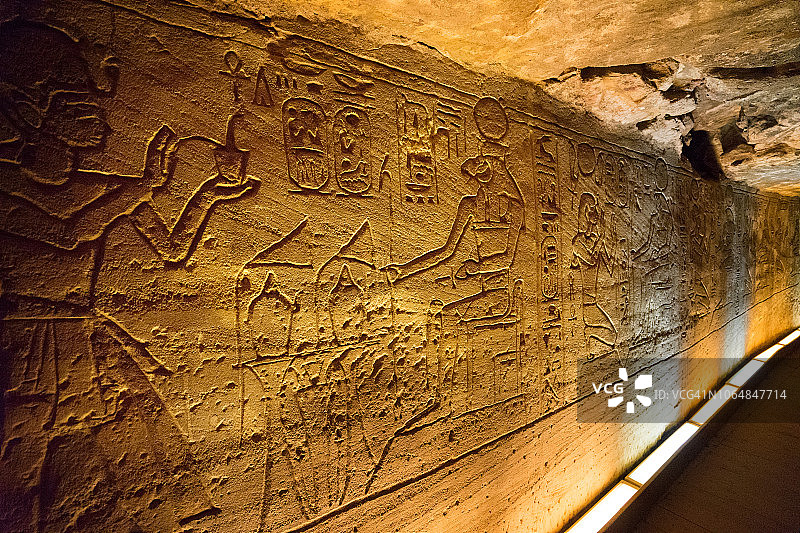 阿布辛贝神庙内的石雕：法老拉美西斯二世大战赫梯帝国（埃及阿斯旺附近）图片素材