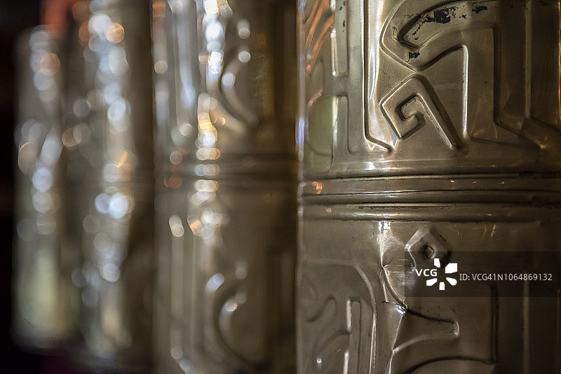 蒙古乌兰巴托甘丹寺的祈祷轮图片素材