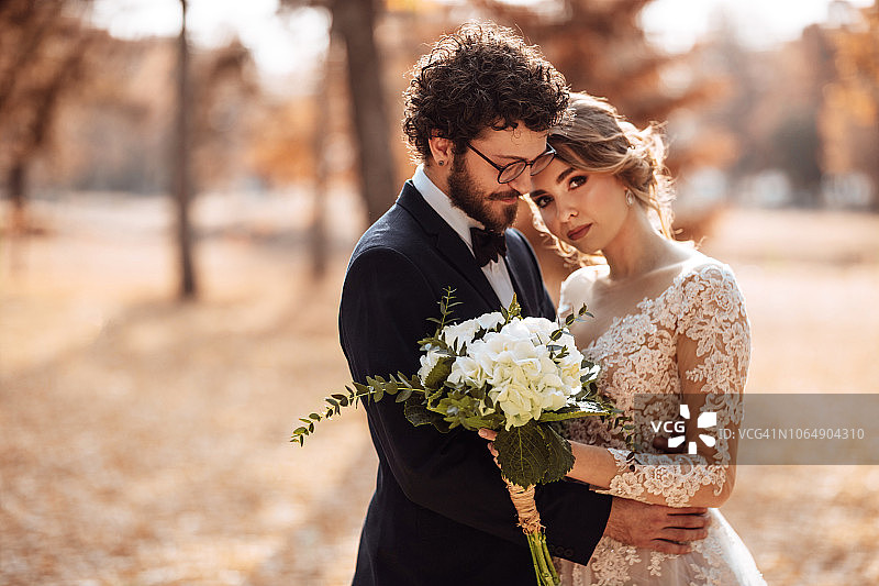 如果你足够幸运，就能和最好的朋友结婚图片素材