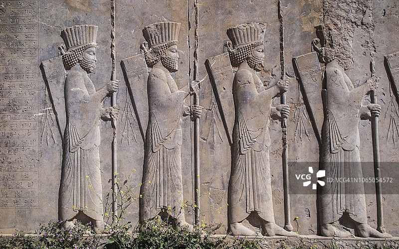 伊朗设拉子古城波斯波利斯墙上的浮雕图片素材