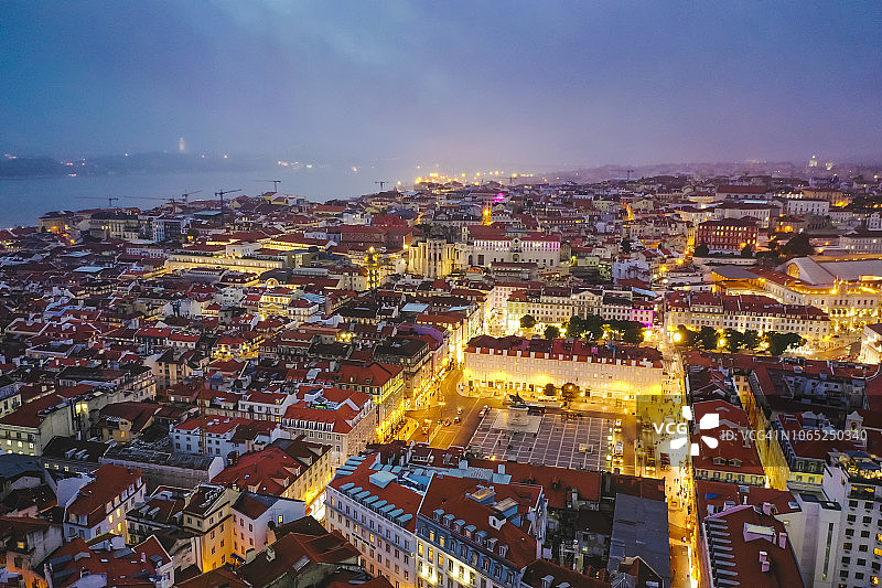 葡萄牙里斯本夜景鸟瞰图片素材