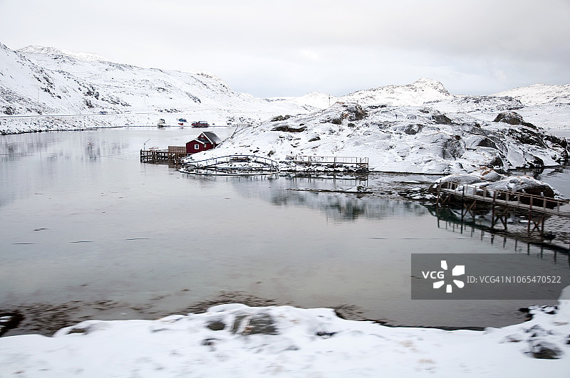 挪威北部北角附近的水湾海岸图片素材