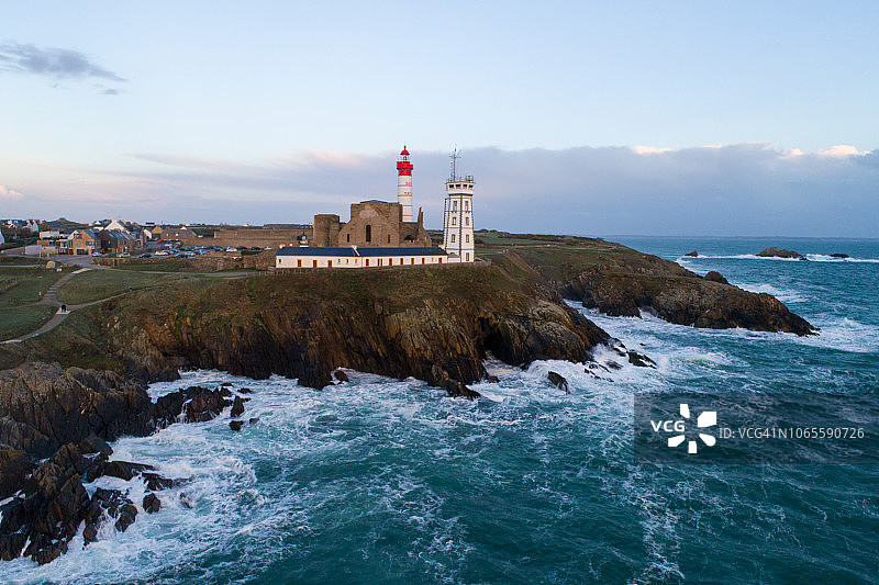 法国布列塔尼圣马修角的暴风雨图片素材